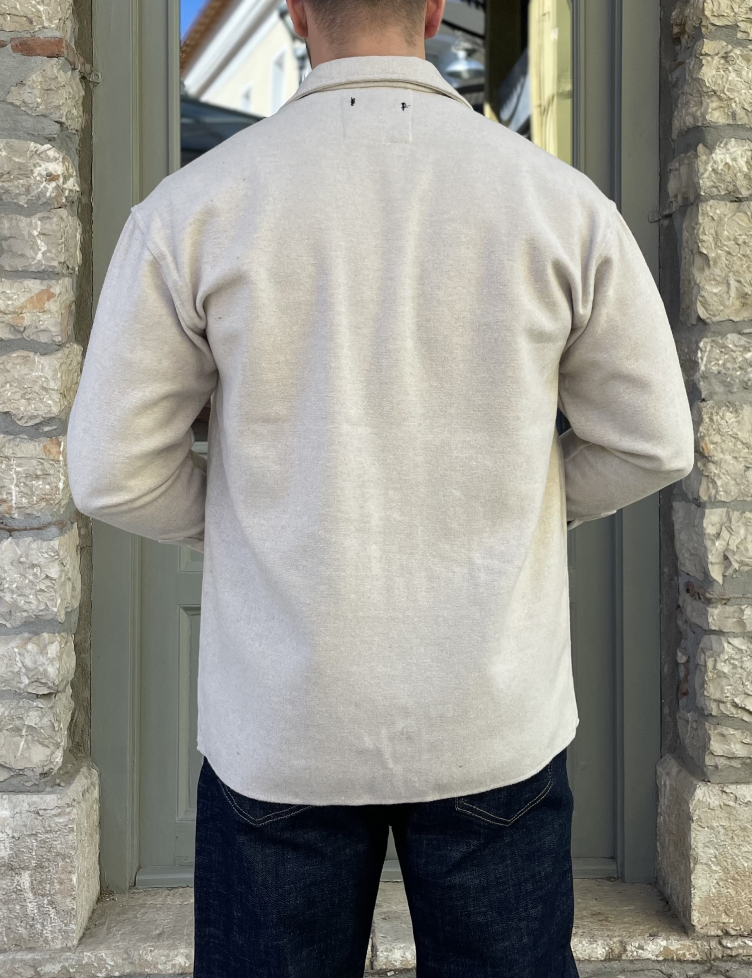 Ανδρικό μπεζ Overshirt με γιακά RMZ328B φωτογραφία